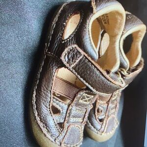 Stride Rite SRT tony brown shoes